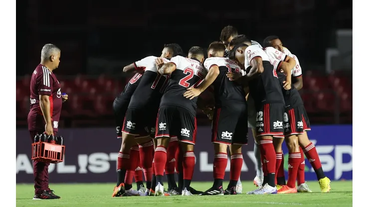 Foto: Marcello Zambrana/AGIF - São Paulo teve escalação diferente diante da Portuguesa