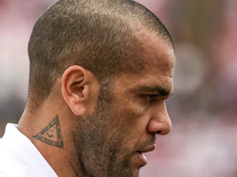 Mãe de Daniel Alves é vista na Espanha bastante abalada