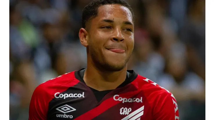 Fernando Moreno/AGIF - Athletico dá preço por Vítor Roque