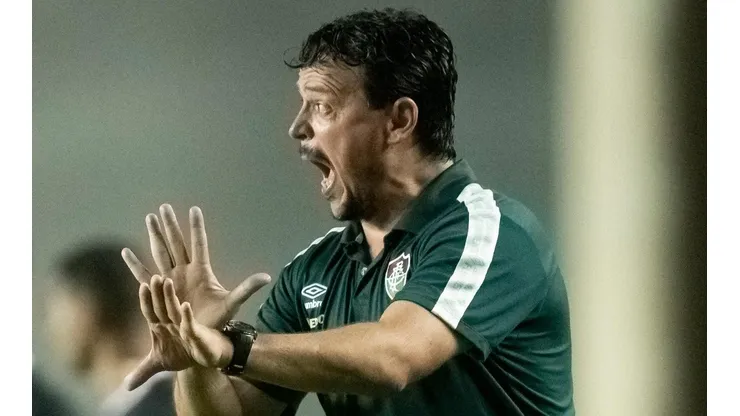 Grave lesão preocupa Diniz sobre retorno de meio-campista