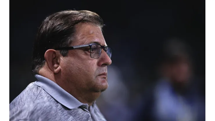 Ettore Chiereguini/AGIF - Guto Ferreira, técnico do Goiás