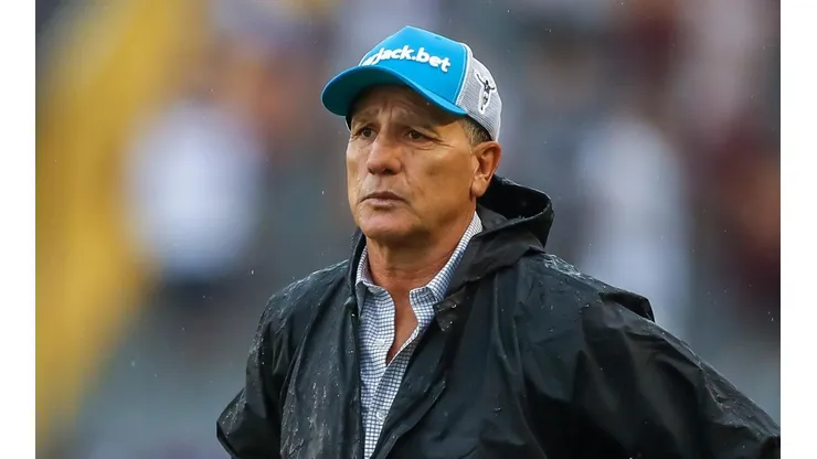Foto: Lucas Uebel/Grêmio/Divulgação - Renato Portaluppi: técnico busca novo titular para o Grêmio