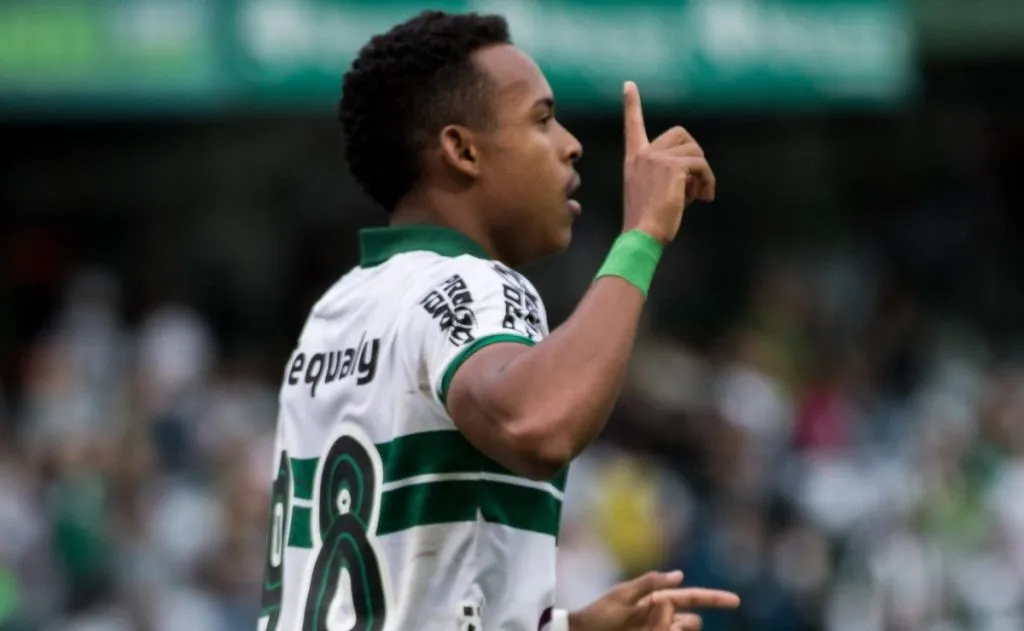 Igor Paixão ainda nos tempos de Coritiba. Foto: Robson Mafra/AGIF