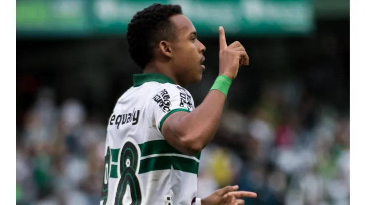 Igor Paixão ainda nos tempos de Coritiba. Foto: Robson Mafra/AGIF