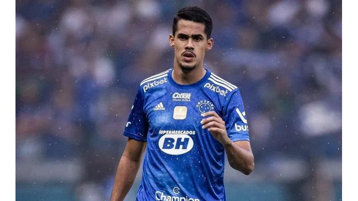 Lucas Oliveira, zagueiro do Cruzeiro, pode vestir a camisa do Vasco.