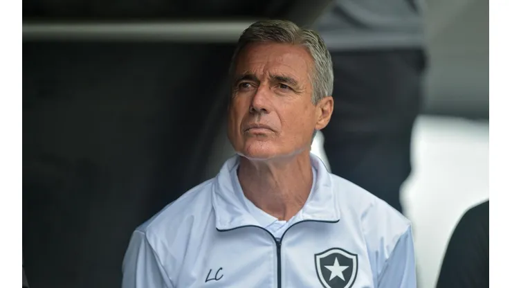 Thiago Ribeiro/AGIF - Luís Castro, técnico do Botafogo