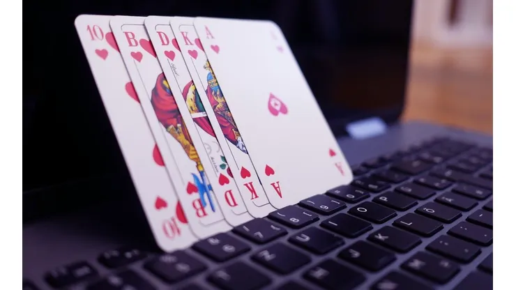 Existem muitos benéficios para jogar poker online (Foto: Reprodução/Pixabay)