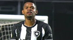 Júnior Santos com a camisa do Botafogo - Foto: Reprodução/TV Globo