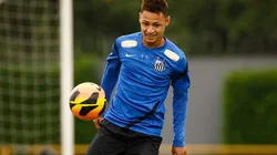 Neílton foi revelado na base do Peixe, mas hoje compete em clubes mais modestos