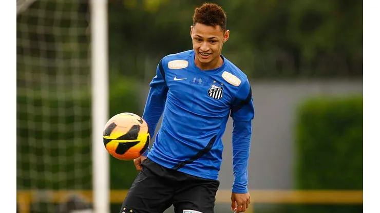 Neílton foi revelado na base do Peixe, mas hoje compete em clubes mais modestos