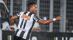 Fernandinho com a camisa do Galo - Foto: Site oficial do Atlético-MG