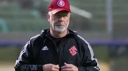 Foto: Fernando Moreno/AGIF - Mano Menezes: técnico do Inter quis 2 jogadores do Santos