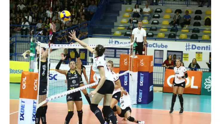 Praia Clube derrotou o Sesc Flamengo no 1º turno
