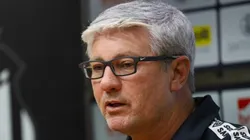 Odair perde a paciência e aponta erros na derrota do Santos