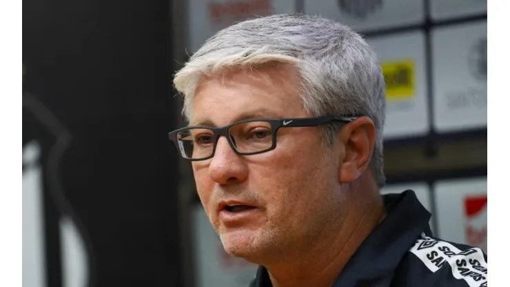 Odair perde a paciência e aponta erros na derrota do Santos