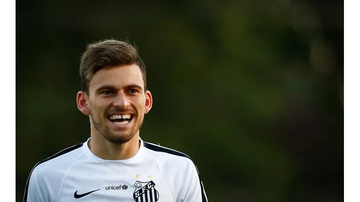 Ricardo Saibun/AGIF - Lucas Lima vira assunto no Santos