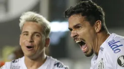 Foto: Marcello Zambrana/AGIF - Yeferson Soteldo e Lucas Veríssimo