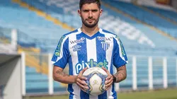 Foto: Divulgação/Avaí - Thales ganhou 'concorrente' no elenco do Avaí