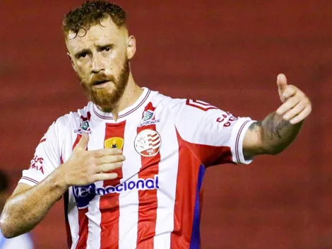 Náutico ‘faz graça’ em anúncio de reforço que já atuou com Souza