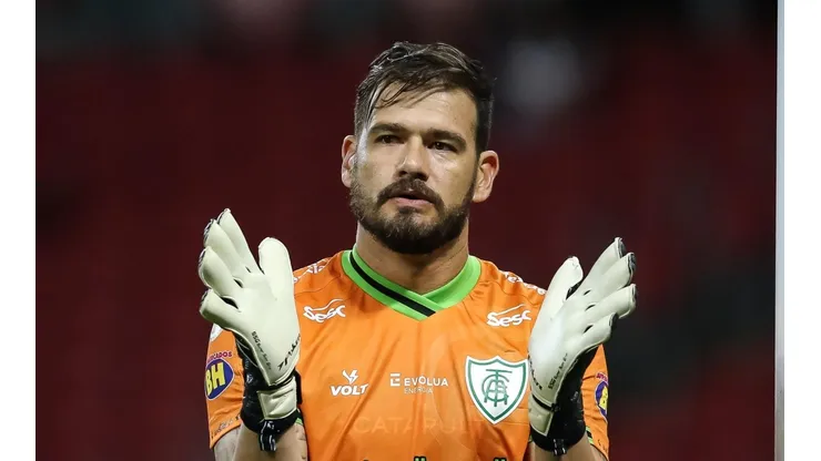 Pedro H. Tesch/AGIF - Mateus Cavichioli, goleiro do América-MG
