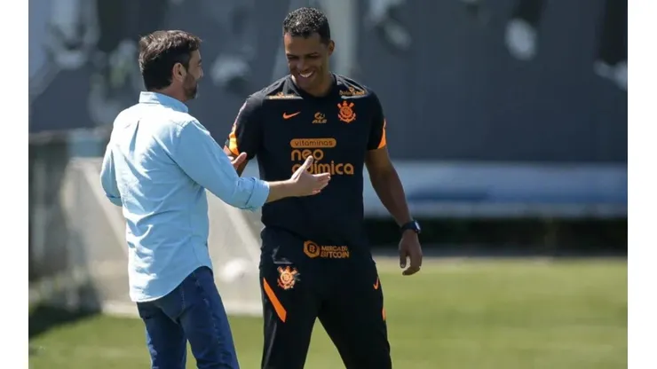 Foto: Rodrigo Coca / Ag.Corinthians / Divulgação - Duílio e Lázaro: técnico e presidente têm pensamentos iguais sobre reforços