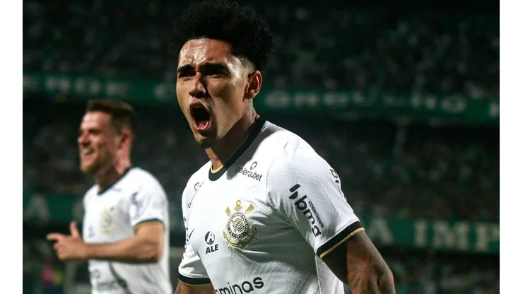 Du Queiroz foi negociado pelo Corinthians - Foto: Gabriel Machado/AGIF