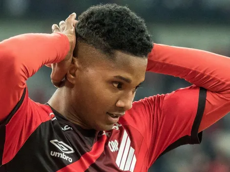 Paulo turra expõe bastidores da saída imediata de Abner do Athletico para o Bétis (ESP)