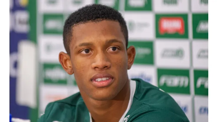 Marcos Zanutto/AGIF - Danilo pode ter substituto no Palmeiras