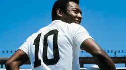Foto capa: Foto: Divulgação/Santos FC - Muitos jogadores já usaram a camisa que um dia foi de Pelé