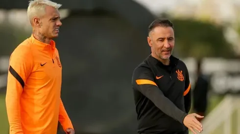 Foto: Rodrigo Coca / Agência Corinthians - Róger Guedes e Vítor Pereira não tiveram boa relação no Corinthians