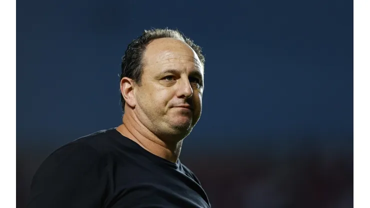 Ceni compara SPFC com times do Campeonato Inglês para justificar vaias