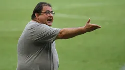 Kely Pereira/AGIF - Guto Ferreira é o treinador do Goiás em 2023
