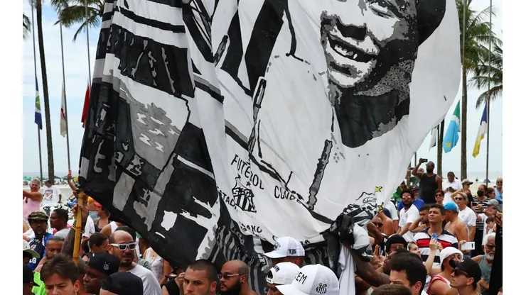 Getty Images/Mario Tama - Pelé recebe homenagens na Vila Belmiro