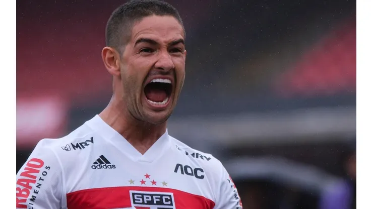 Foto: Daniel Vorley/AGIF - Pato: ex-Inter, atacante quer voltar ao Brasil