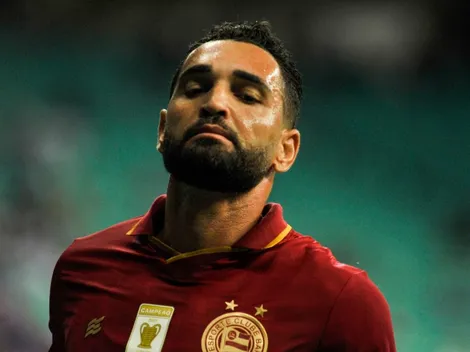 Gilberto 'dobra' árabes e Bahia vê ídolo ficar fora do Nordeste em retorno ao Brasil