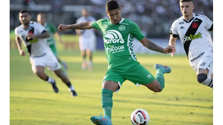 Foto: Jorge Rodrigues/AGIF - Fernando foi vendido pela Chapecoense