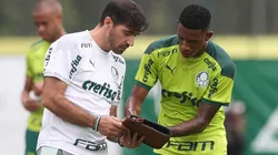 Foto: Cesar Greco/Palmeiras/Divulgação - Abel Ferreira e Danilo: volante está de saída do Palmeiras