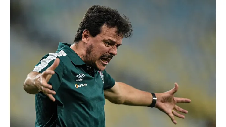 Thiago Ribeiro/AGIF - Diniz é comparado a técnico europeu
