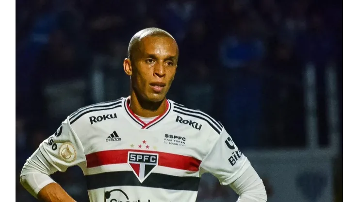 Foto: R.Pierre/AGIF/ "Decisões que..."; Miranda é sincero sobre episódio no São Paulo e 'cutuca' decisão de Ceni.
