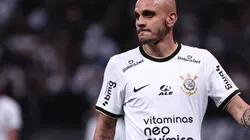 Fábio Santos renovou com o Corinthians - Foto: Ettore Chiereguini/AGIF