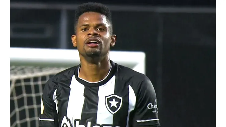 Júnior Santos com a camisa do Botafogo - Foto: Reprodução/TV Globo