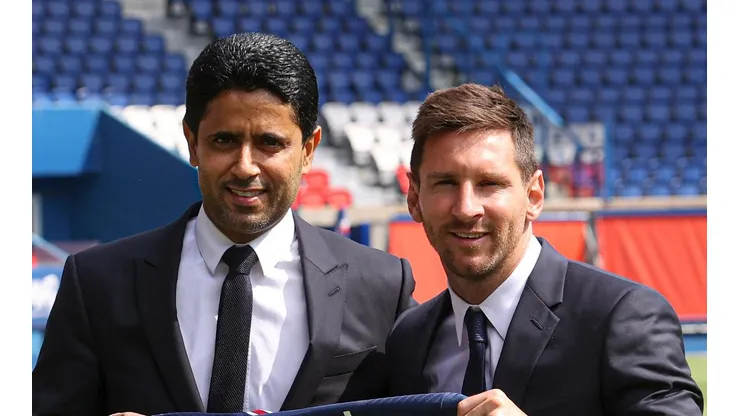Foto: Sebastien Muylaert/Getty Images - Nasser Al-Attiyah e Lionel Messi