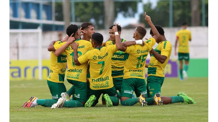 Foto: AssCom Dourado - Jovens do Cuiabá devem ganhar mais oportunidades