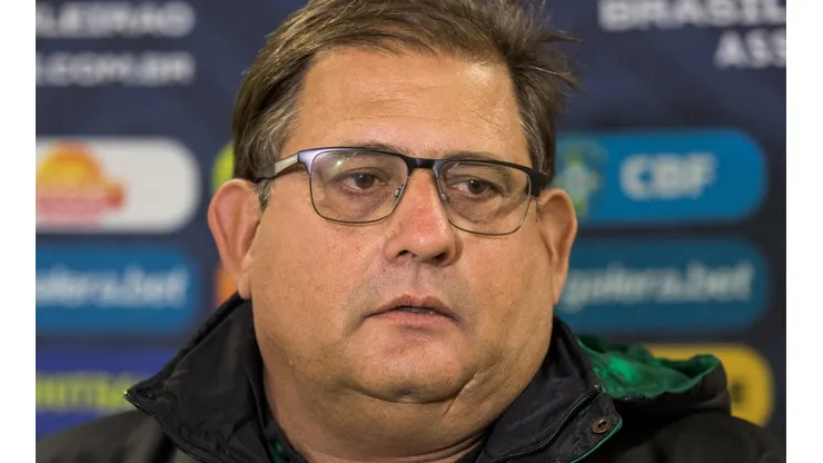 Foto: Robson Mafra/AGIF - Guto Ferreira elogiou jogador de seu elenco