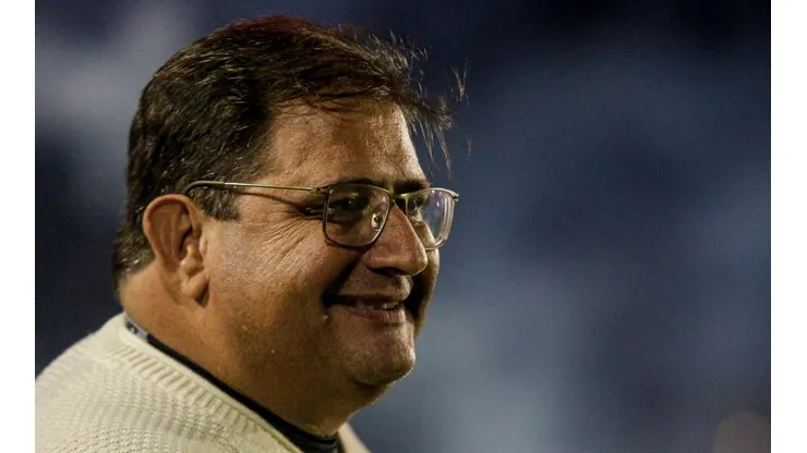 Gabriel Machado/AGIF - Guto Ferreira, técnico do Goiás em 2023