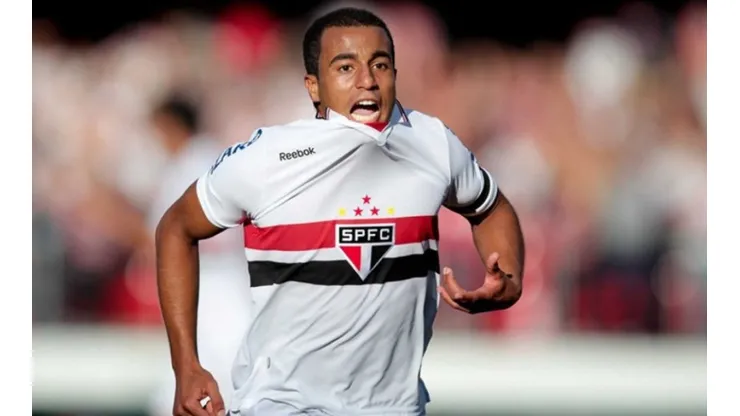 Lucas Moura com a camisa do São Paulo - Foto: Site oficial do São Paulo