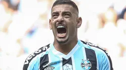 Foto: Pedro H. Tesch/AGIF - Diego Souza agora terá a companhia de Suárez.