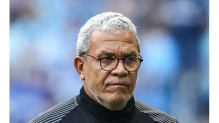 Pedro H. Tesch/AGIF - Hélio dos Anjos, técnico da Ponte Preta em 2023