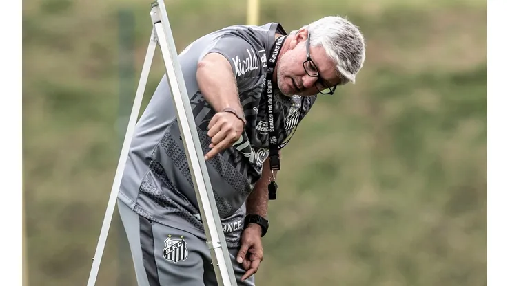 Foto: Ivan Storti/Santos FC - Odair Hellmann analisou o jogo-treino