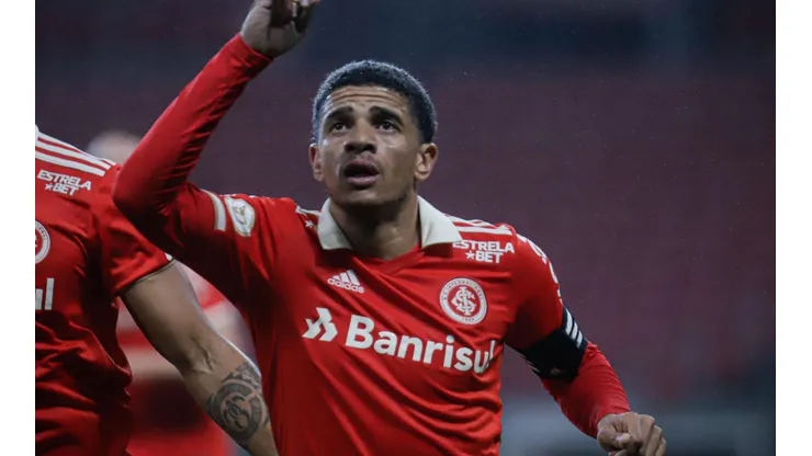 Foto: Maxi Franzoi/AGIF - Taison deixou o Internacional